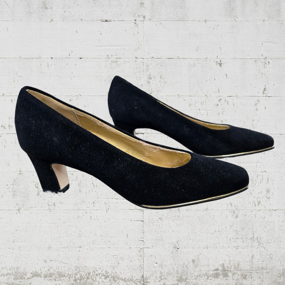 80s Vintage Black Suede Pointed Square Toe Gold Trim USA Made 2.5" Heels Size 8 - Picture 1 of 14